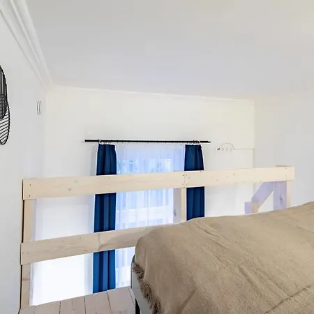 - New - Comfy Budapeste