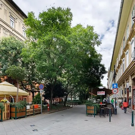 - New - Comfy Lejlighed Budapest