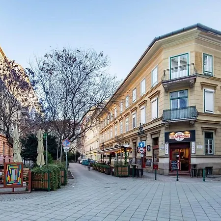 - New - Comfy * Budapest